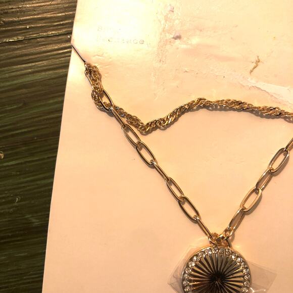 A New Day NWT Gold Tone Short Necklace Pave Circle Pendant Necklace - Picture 3 of 3